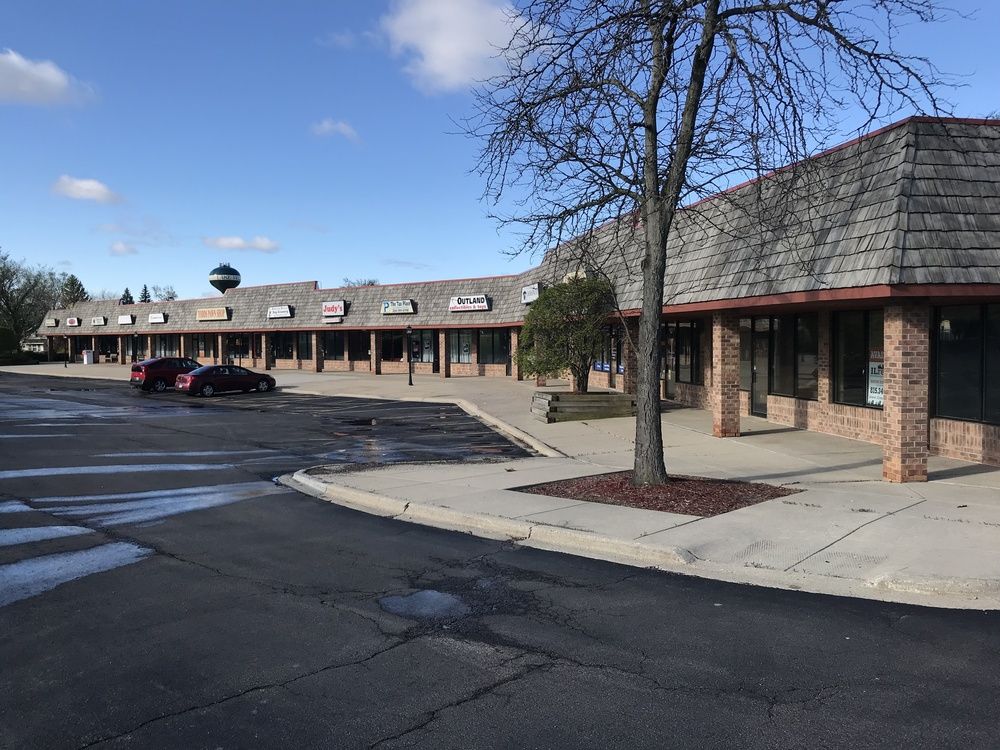 Crossings Plaza: 300 N Milwaukee AVE, Lake Villa, IL 60046